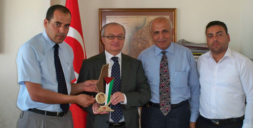 شاهد تناقش مع السفير التركي واقع حقوق اللاجئين الفلسطينيين في لبنان