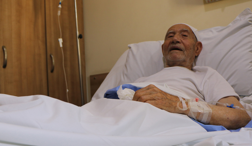 How were the health services affected by the economic crisis that afflicted Lebanon?