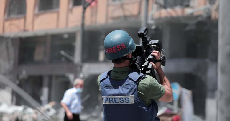 في يومهم العالمي (شاهد) تطالب بالتدخل لتوفير الحماية للصحافيين الفلسطينيين