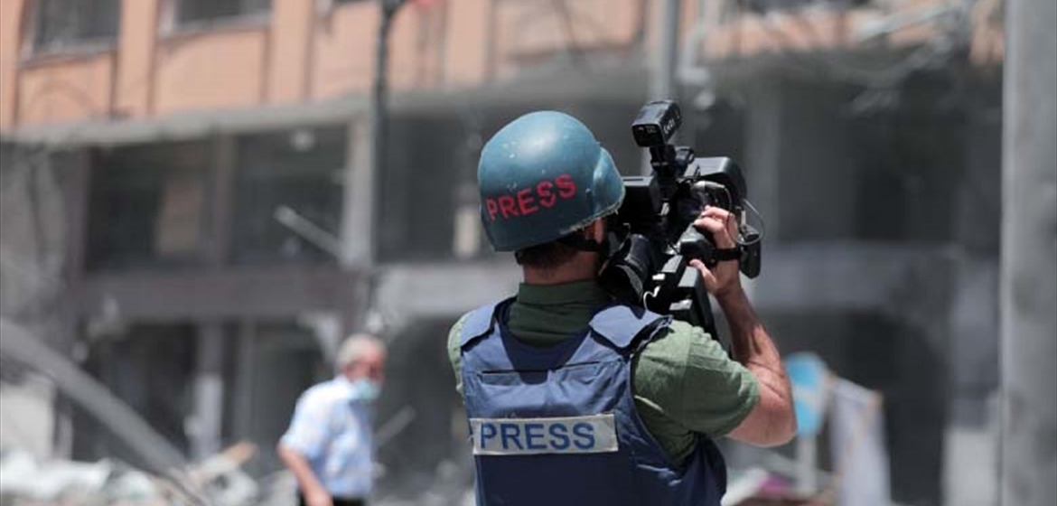 في يومهم العالمي (شاهد) تطالب بالتدخل لتوفير الحماية للصحافيين الفلسطينيين