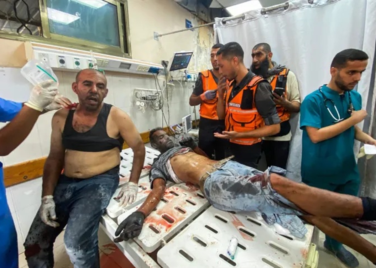 (شاهد): الاحتلال يقتل الأطباء والصحفيين في مجمع ناصر الطبي: جريمة حرب موثقة