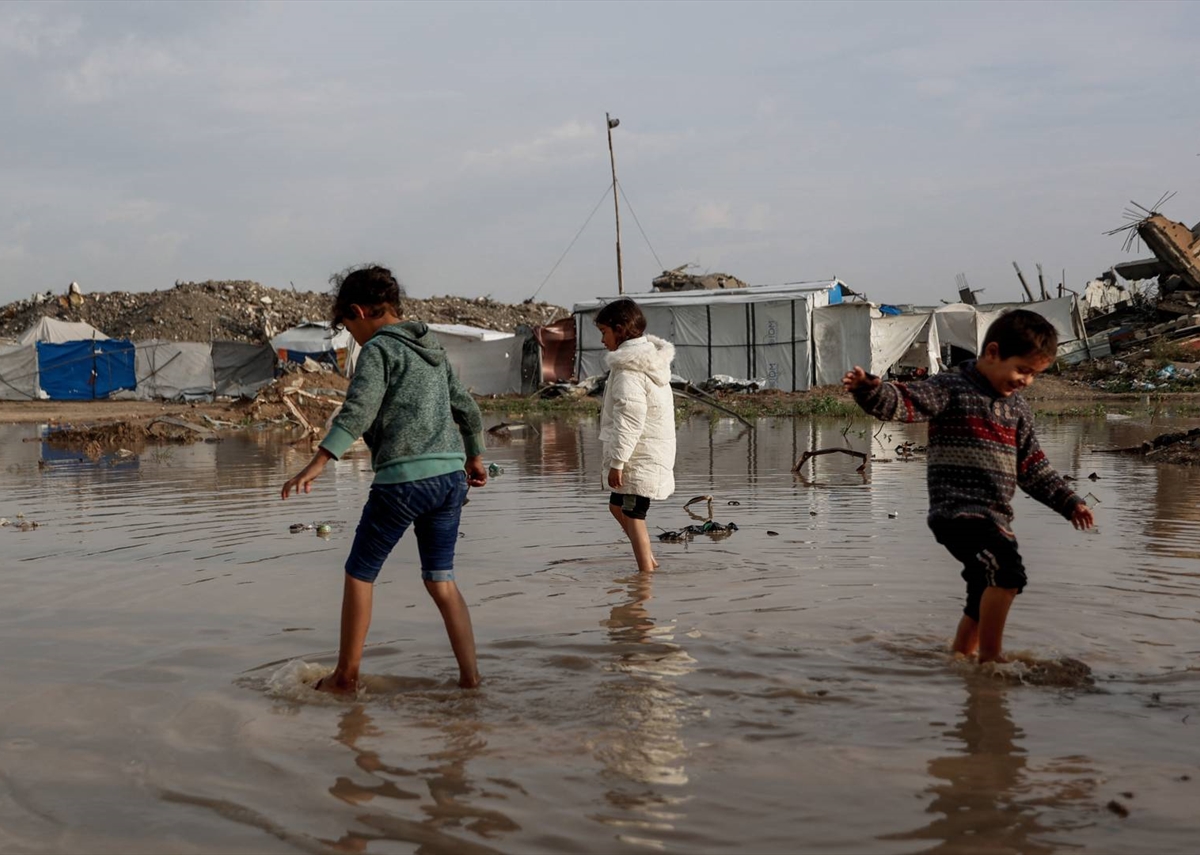 مذكرة حقوقية عاجلة حول المخاطر الإنسانية على النازحين في قطاع غزة في ظل المنخفض الجوي العميق