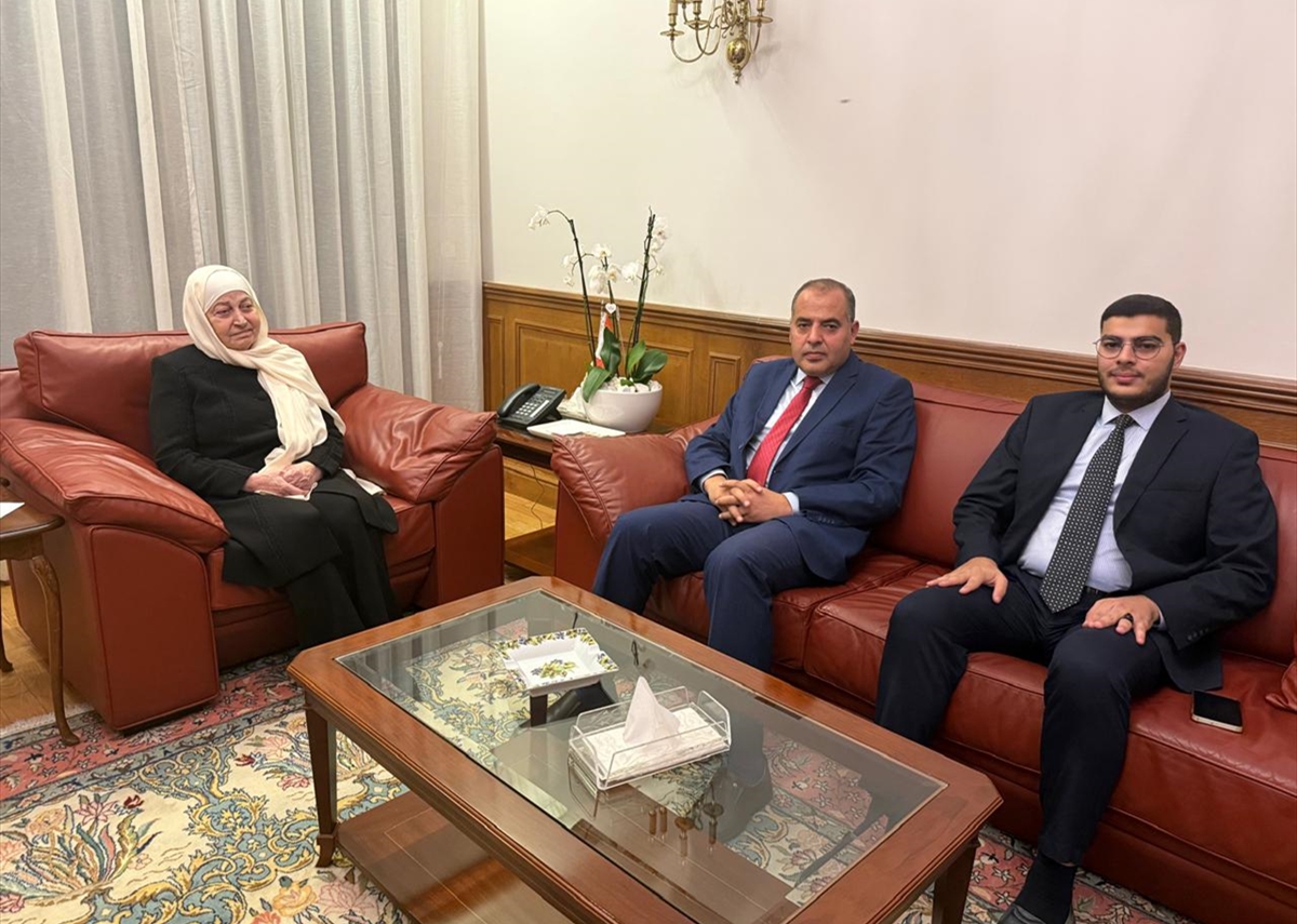 السيدة بهية الحريري تستقبل وفدًا من مؤسسة (شاهد) وتطّلع على مشروع “الكرامة القانونية”