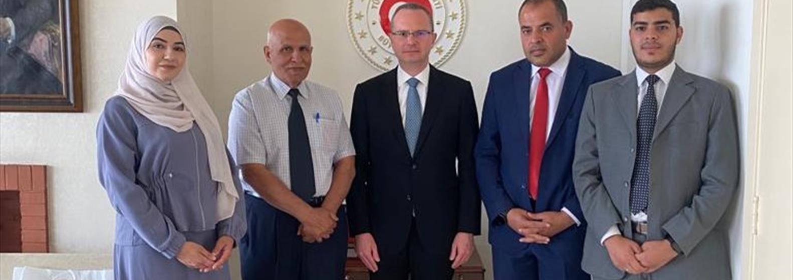 (شاهد) تزور السفير التركي في بيروت وتؤكد على ضرورة تفعيل دور اللجنة الإستشارية للأونروا