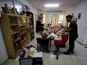 (شاهد) اقتحام الاحتلال للمؤسسات الحقوقية الفلسطينية فجر اليوم سياسة ممنهجه لطمس الحقيقة  ودعوة لحماية العاملين في المجتمع المدني والمؤسسات الحقوقية