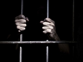 (شاهد) تطلق تقرير حقوقي يرصد معاناة السجناء والموقفين الفلسطينيين في السجون اللبنانية