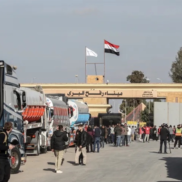 (شاهد) وقف إدخال المساعدات الإنسانية إلى قطاع غزة جريمة حرب   ودعوة لتدخل أممي عاجل لضمان إيصال المساعدات