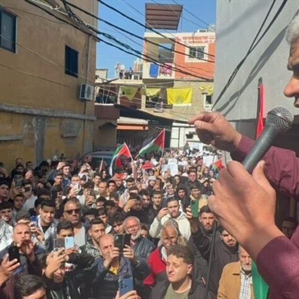 (شاهد) تحذّر من تداعيات التعسّف بحق موظفي وكالة الأونروا عقب ممارسة حقهم في العمل النقابي والتعبير عن هويتهم الوطنية