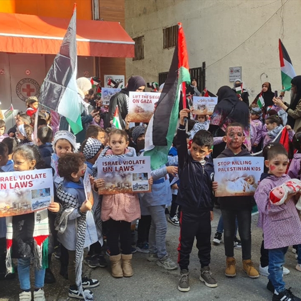 وقفة تضامنية أمام مقر اللجنة الدولية للصليب الأحمر في مدينة صور