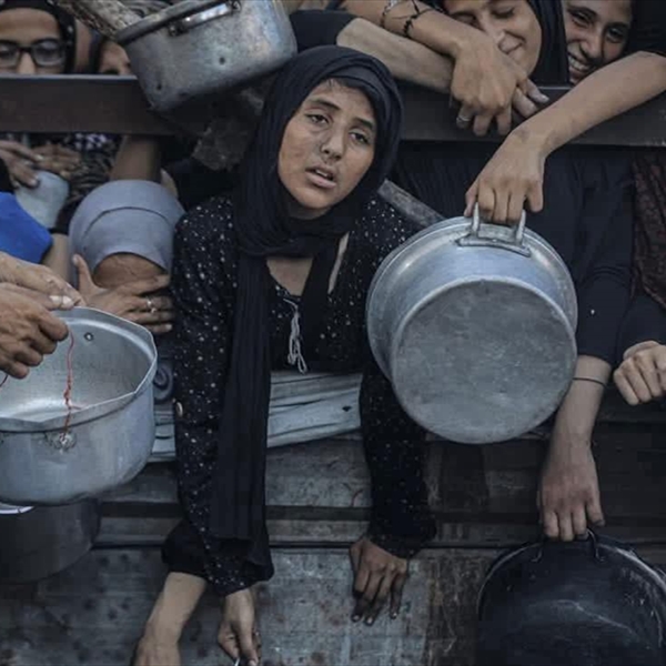 (شاهد) توجّه مذكرة قانونية عاجلة إلى هيئات أممية ودولية حول جريمة التجويع والإبادة الجماعية في غزة