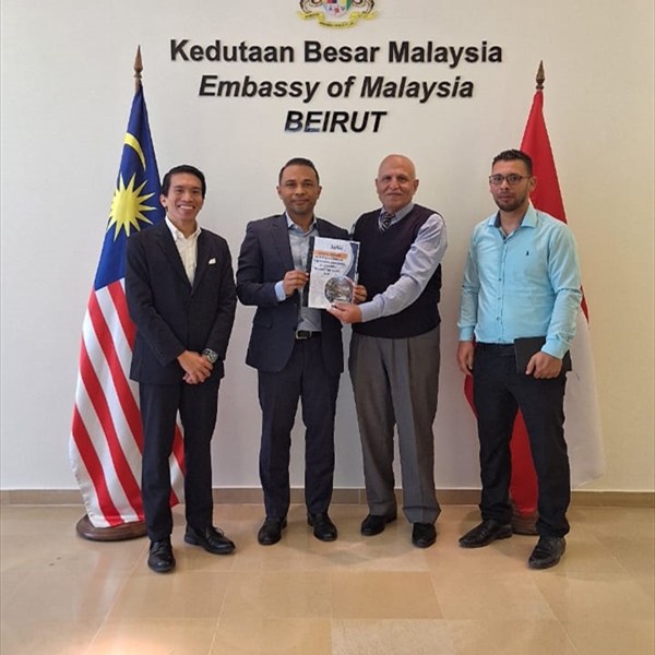 السفير الماليزي في لبنان يلتقي وفدًا من (شاهد) ويؤكد دعم بلاده المتواصل للقضية الفلسطينية