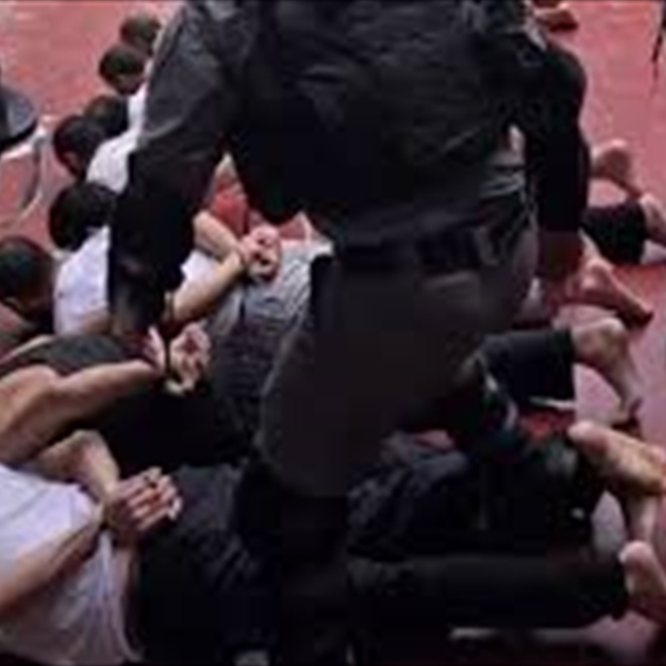 المؤسسة الفلسطينية لحقوق الإنسان (شاهد) تطالب بتدخل اممي عاجل بشأن مشاهد التعذيب والإذلال التي يتعرض لها الأسرى الفلسطينيون في سجن مجدو