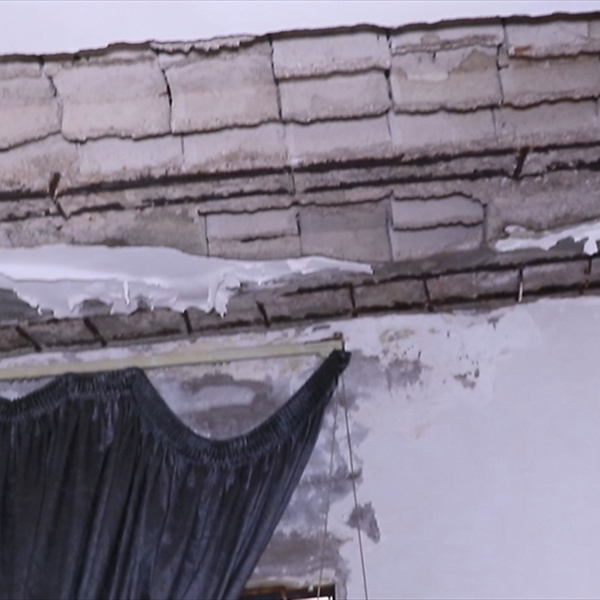 (شاهد) آلاف المنازل في المخيمات الفلسطينية في لبنان مهددة بالإنهيار على رؤوس ساكنيها في أي لحظة ولا من مستجيب