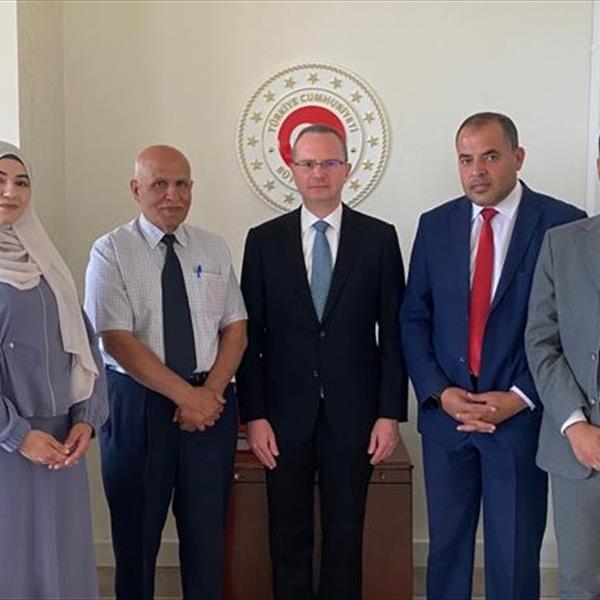 (شاهد) تزور السفير التركي في بيروت وتؤكد على ضرورة تفعيل دور اللجنة الإستشارية للأونروا