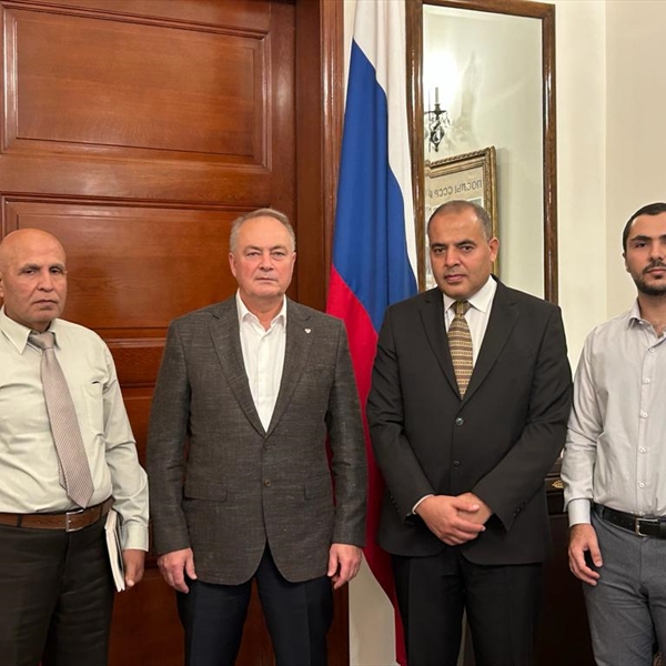(شاهد) تبحث السبل المتاحة لحماية المدنيين واحترام حقوق الفلسطينيين مع السفير الروسي في لبنان، سعياً لوقف العمليات العسكرية الإسرائيلية ضد قطاع غزة