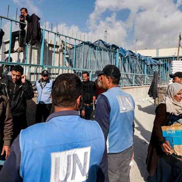 (شاهد ): قرار تعليق المساهمة في تمويل الأونروا عقاب جماعي للاجئين الفلسطينيين