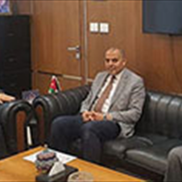 قراءة في تدني معدلات النجاح لطلاب مدارس الأونروا في الامتحانات الرسمية المتوسطة للعام الدراسي 2018\2019  عوامل مزمنة وأخرى ناتجة عن سياسات تربوية غير مدروسة   