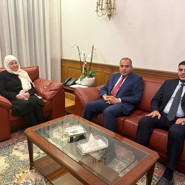 Mrs. Bahia Hariri receives a delegation from the witness Foundation and introduces the "Legal Dignity" project