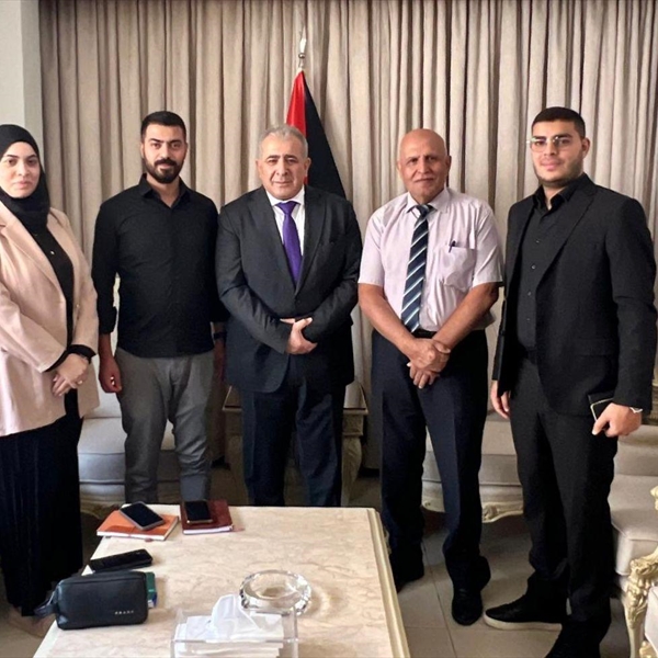 وفد من المؤسسة الفلسطينية لحقوق الإنسان (شاهد) يزور السفير الفلسطيني في لبنان