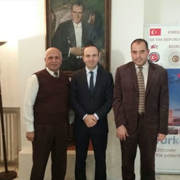 (شاهد) تزور السفارة التركية وتلتقي نائب السفير