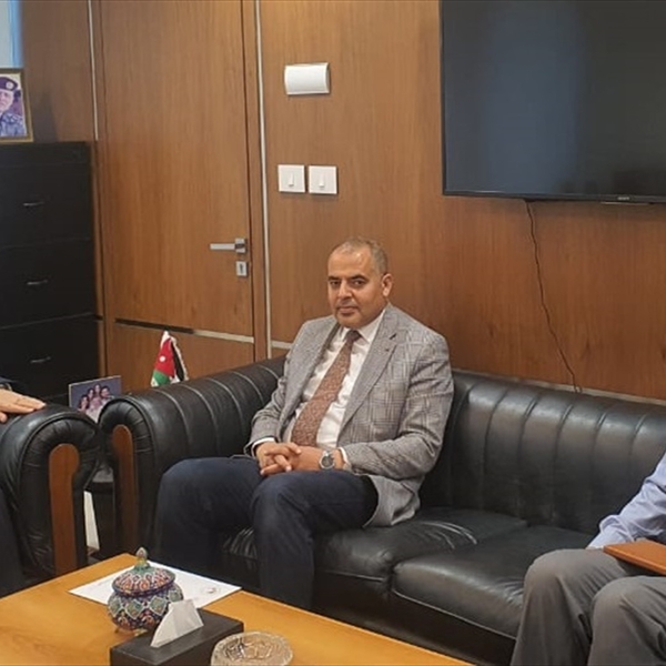 (شاهد) تبحث مع السفير الأردني سبل دعم حقوق اللاجئين الفلسطينين وتسلمه نسخة من تقريرها السنوي لعام 2024