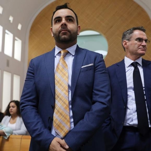 (شاهد) تدين قرار سلطات الاحتلال الإسرائيلي طرد الناشط الحقوقي عمر شاكر وتدعو لحماية المنظمات الحقوقية   أيدت المحكمة العليا الإسرائيلية الثلاثاء في 5/11/2019 قرار الحكومة الإسرائيلية بطرد الناشط الحقوقي عمر شاكر مدير منظمة هيومن رايتس ووتش في الأراضي الفل