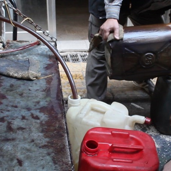 (شاهد) تحذر من تفاقم الأزمة الإنسانية التي تواجه اللاجئين الفلسطينيين في لبنان، جراء انقطاع مادة المازوت، وتطالب الأونروا بتحمل مسؤولياتها