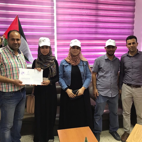 وبدعم من جمعية الرحمة النمساوية وتجمع الأطباء الفلسطينيين في أوروبا (شاهد)  توزع مواد مطهرة ومعقمة  للمدارس ورياض الأطفال والمنازل  بدعم من جمعية الرحمة النمساوية وتجمع الأطباء الفلسطينيين في أوروبا (شاهد)  توزع مواد مطهرة ومعقمة  للمدارس ورياض الأطفال وا