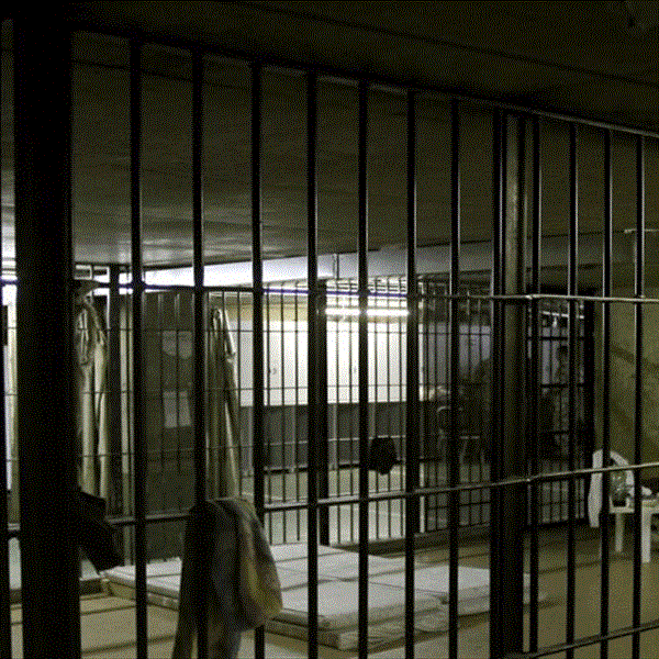 تقرير: ملف الموقوفين الفلسطينيين في لبنان بين الإهمال الفلسطيني والتجاذبات السياسية الداخلية