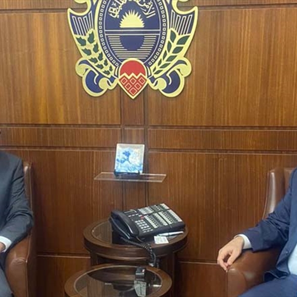 المدير العام للأمن العام يستقبل وفداً من (شاهد)